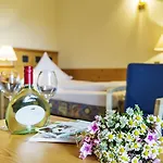 Szálloda Flair-hotel Zum Benediktiner Schwarzach am Main