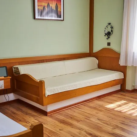 Flair-hotel Zum Benediktiner מלון שוורצאך אם מיין
